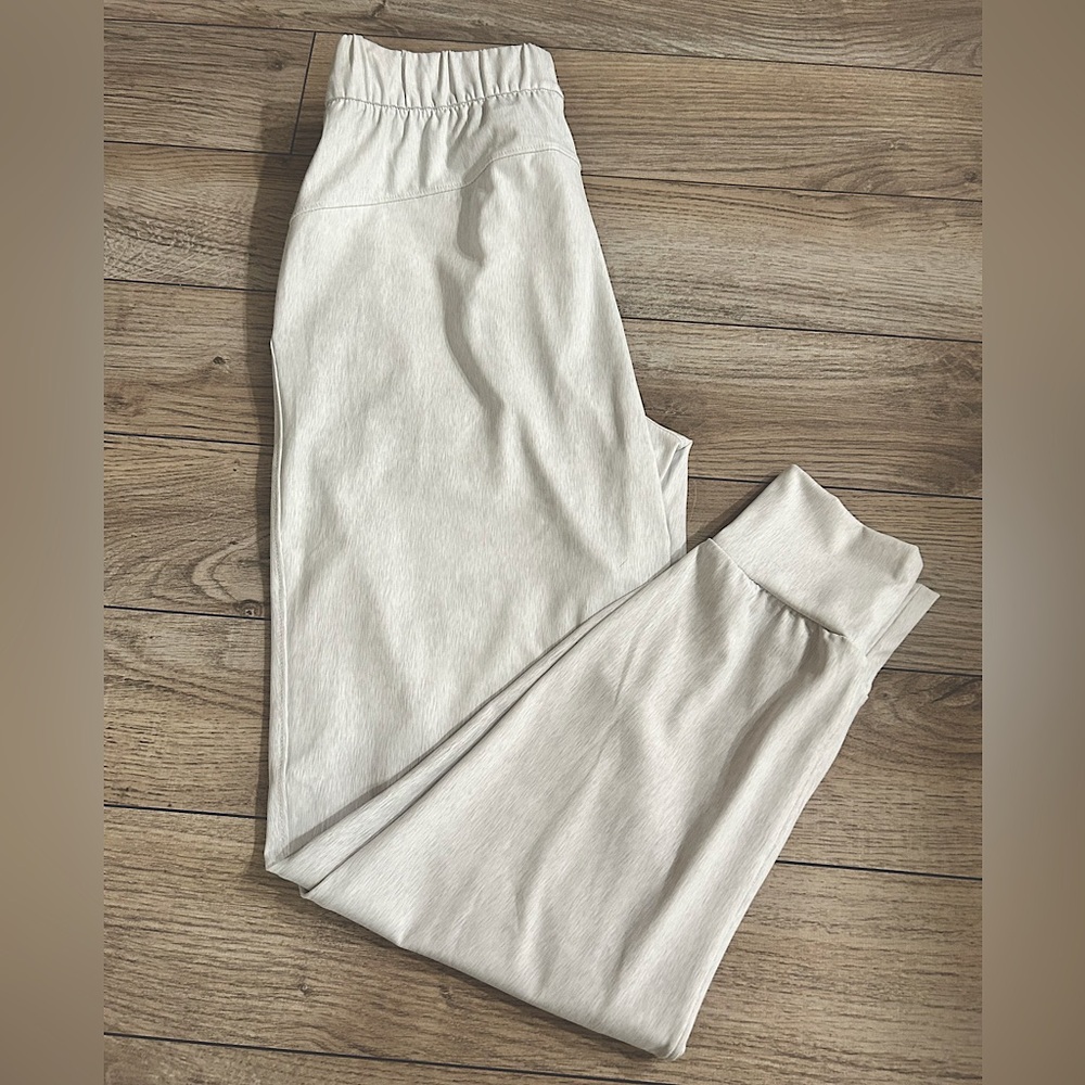 NWT Women’s Athletic Tapper Jogger Pants with Pockets